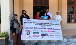 Jumat Berkah SMSI Berbagi Makanan Dos