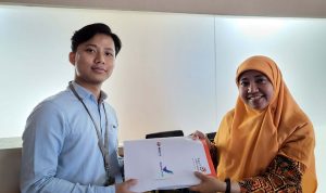 *Keterangan foto:* Serah Terima dan Penandatanganan Dokumen Instalasi, UAT dan Lisensi Big Data Platform BigBox, diterima oleh Head of Drugs BPOM, Arlinda Wibiayu (kanan) di Jakarta, beberapa waktu lalu.Foto : Istimewa
