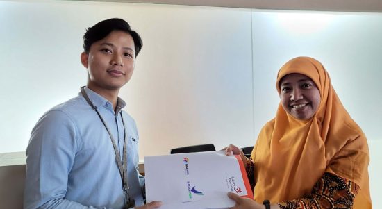 *Keterangan foto:* Serah Terima dan Penandatanganan Dokumen Instalasi, UAT dan Lisensi Big Data Platform BigBox, diterima oleh Head of Drugs BPOM, Arlinda Wibiayu (kanan) di Jakarta, beberapa waktu lalu.Foto : Istimewa