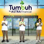Project Director Astra Financial Event 2024, Tan Chian Hok (tengah) bersama dengan Co-Project Director Astra Financial Event 2024, Daniel Hartono (kiri) dan Leader Sales Program Astra Financial Event 2024, Windy Riswantyo (kanan) membuka secara simbolis TUMBUH by Astra Financial melalui platform virtual zoom pada Selasa, 5 Maret 2024.Foto : Istimewa