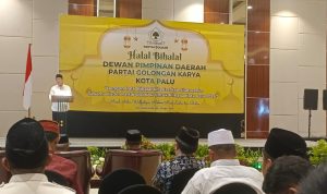 Ketua Golkar Kota Palu, Muhlis U Aca,memberikan sambutan . Foto : Istimewah