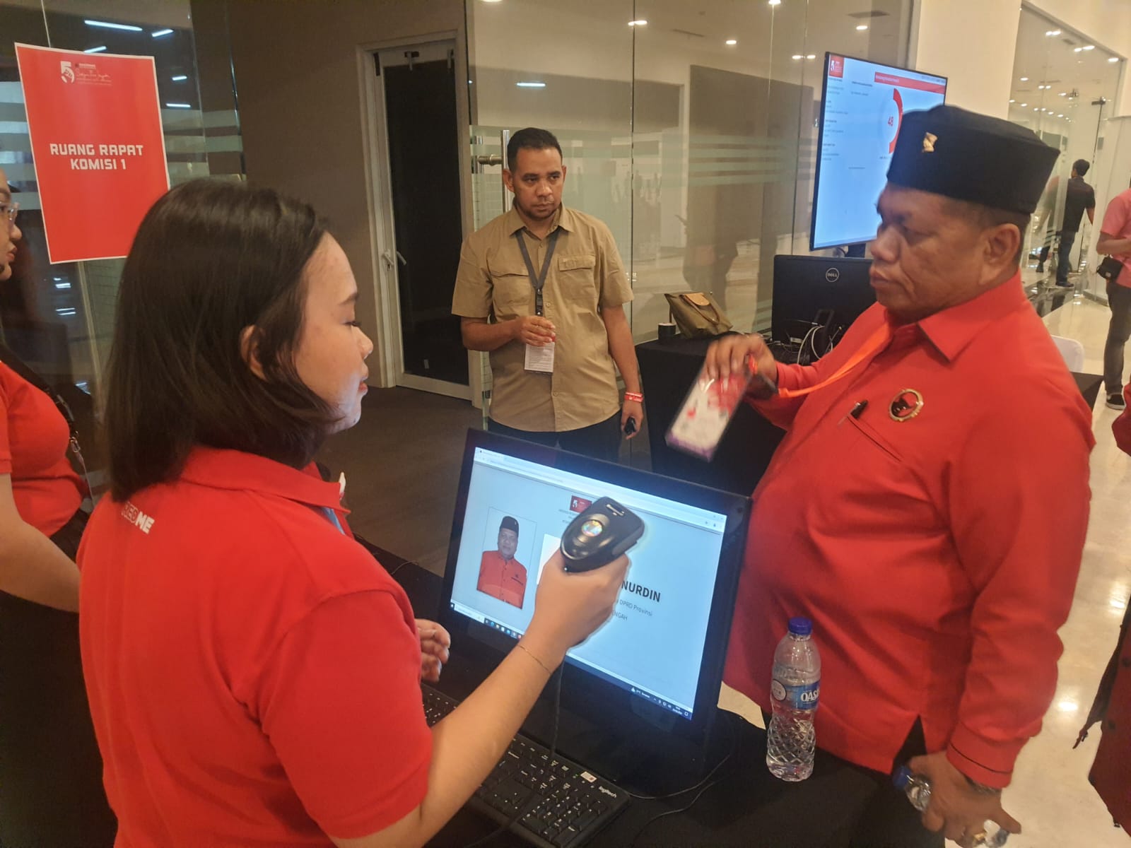 RAKER – Ketua DPD PDIP Sulteng Muharan Nurdin di sela-sela Rakernas V PDIP di Jakarta.Foto : Istimewa