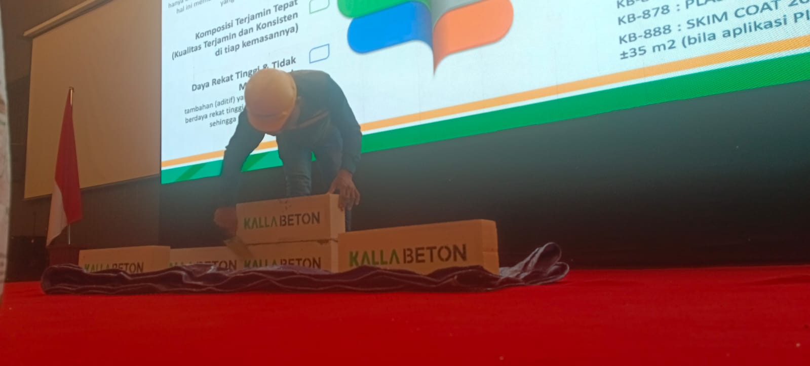 Demo pemasangan bata ringan dan mortar instan di Palu, Rabu 5 Juni 2024.Foto : Istimewa