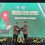 *Keterangan foto:* Presiden Direktur Dana Pensiun Telkom Abdul Hadi (kanan) saat menerima ESG Award 2024 (Environmental, Social, and Governance) by KEHATI di Sektor Capital Market dengan kategori Best Investor Dana Pensiun di Jakarta. Foto : Istimewa